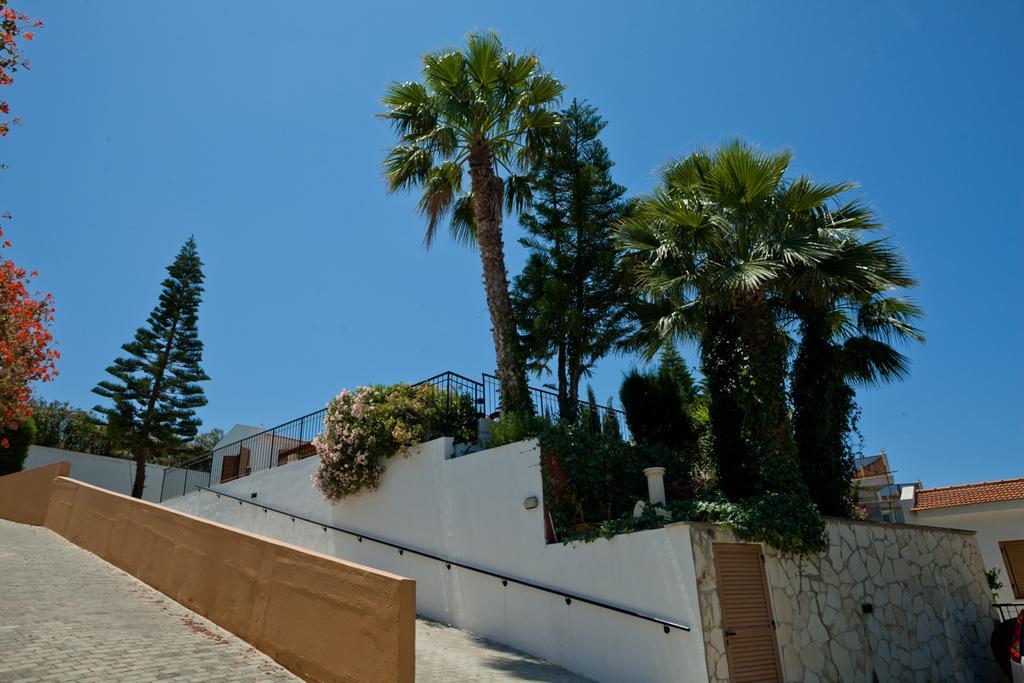 Amalia Villa Polis Bagian luar foto