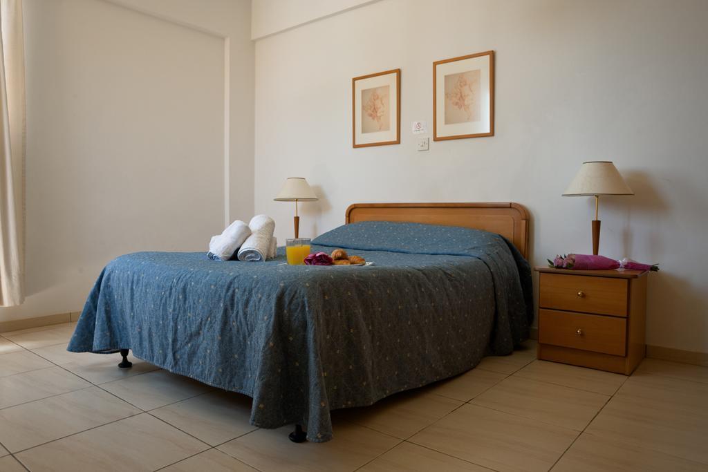 Amalia Villa Polis Bagian luar foto