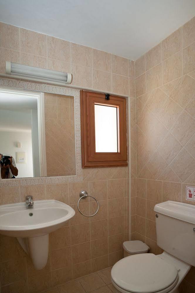 Amalia Villa Polis Bagian luar foto